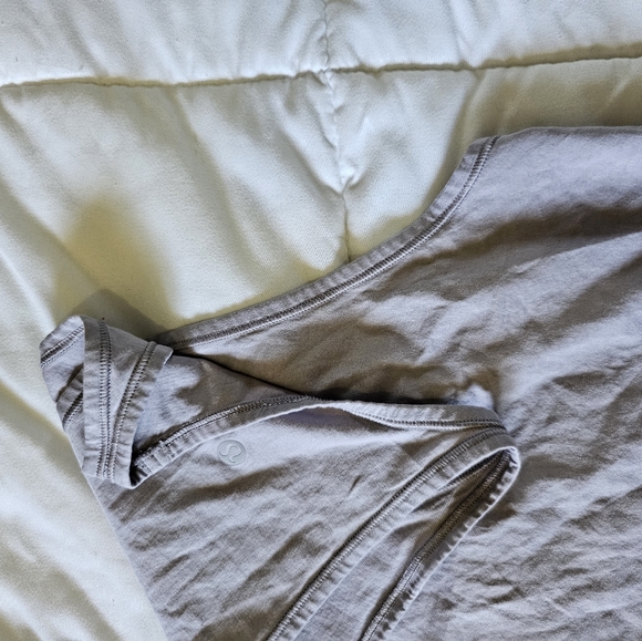 Lulu lemon tank🍋 - Picture 3 of 3